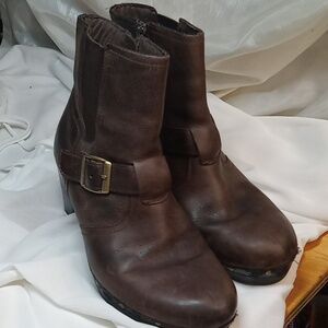 Clarks brown buckled ankle boots size 7.5